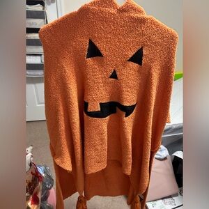 NEW Women’s Pumpkin poncho jack o lantern